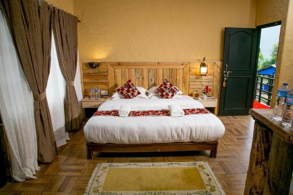 Hotel Tourist Residency Pokhara Extérieur photo