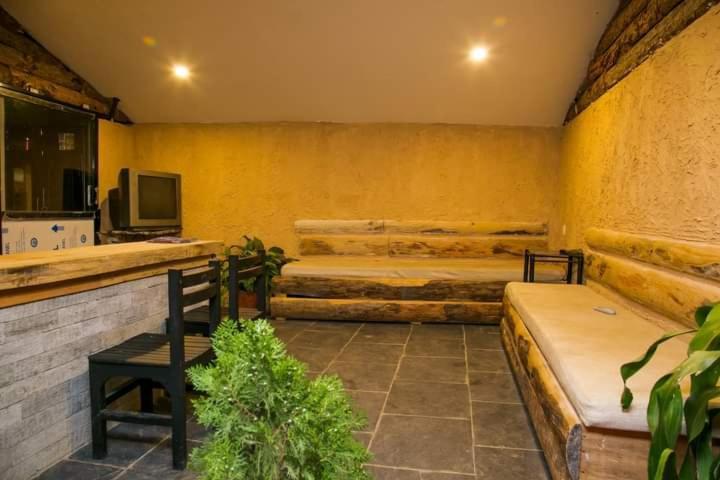 Hotel Tourist Residency Pokhara Extérieur photo